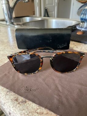 Persol Tortoiseshell Frame Sunglasses ☀️🕶️🇮🇹